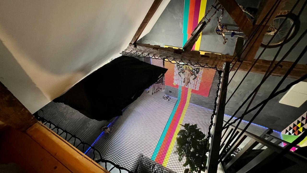 Capsule Art Deco - Jacuzzi - Netflix - Home Cinema - Arcade De Jeux & Nintendo Switch - 2 Chambres - Filet Suspendu Valenciennes Bagian luar foto