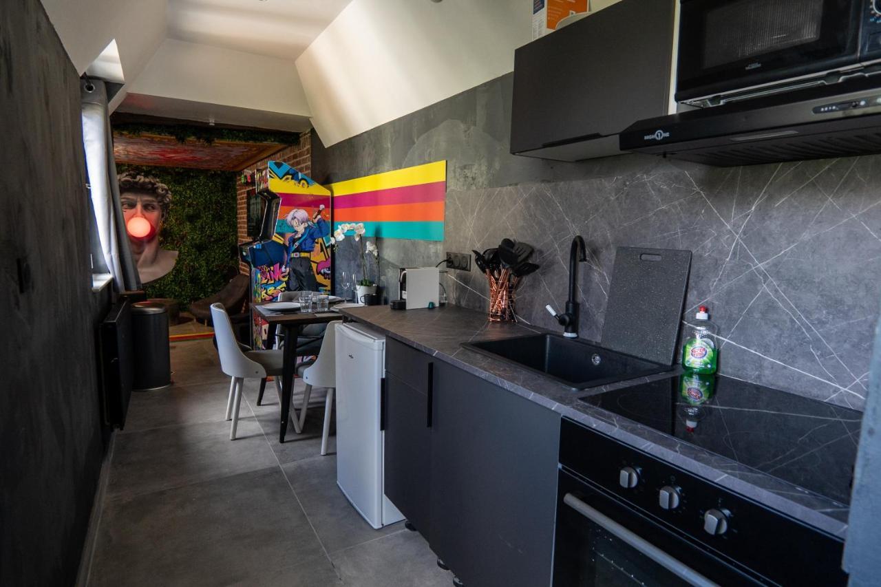 Capsule Art Deco - Jacuzzi - Netflix - Home Cinema - Arcade De Jeux & Nintendo Switch - 2 Chambres - Filet Suspendu Valenciennes Bagian luar foto